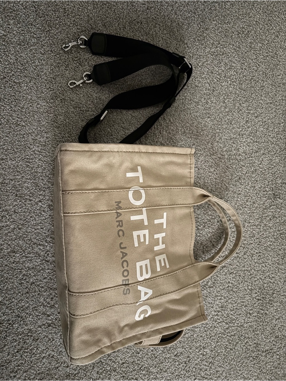 Marc Jacobs Beige Canvas Tote size medium